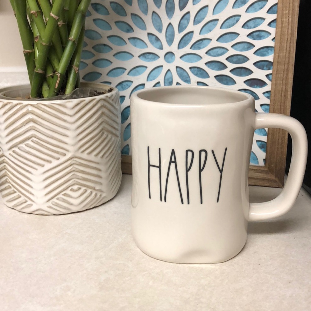 NWOT RAE DUNN• Happy Mug